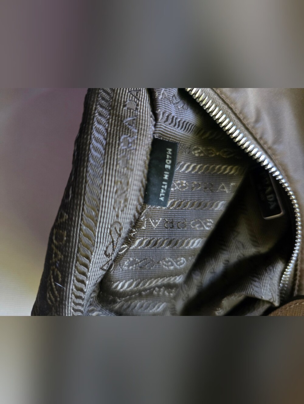 PRADA Re-edition 2005 Shoulder Bag - Picture 11 of 12